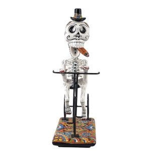 Catrin Ciclista - traditionelle Figur mit Talaver-Motiv