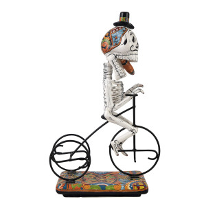 Catrin Ciclista - traditionelle Figur mit Talaver-Motiv