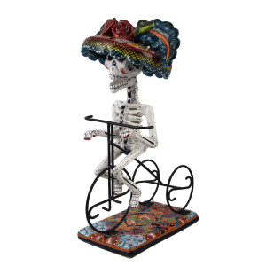 Ciclista catrina - Statue von La Catrina auf einem Fahrrad