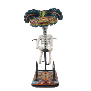 Ciclista catrina - Statue von La Catrina auf einem Fahrrad