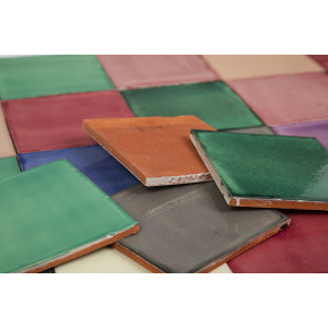 Ciruela - Patchwork aus einfarbigen Fliesen - 90 Stück. 1 m2