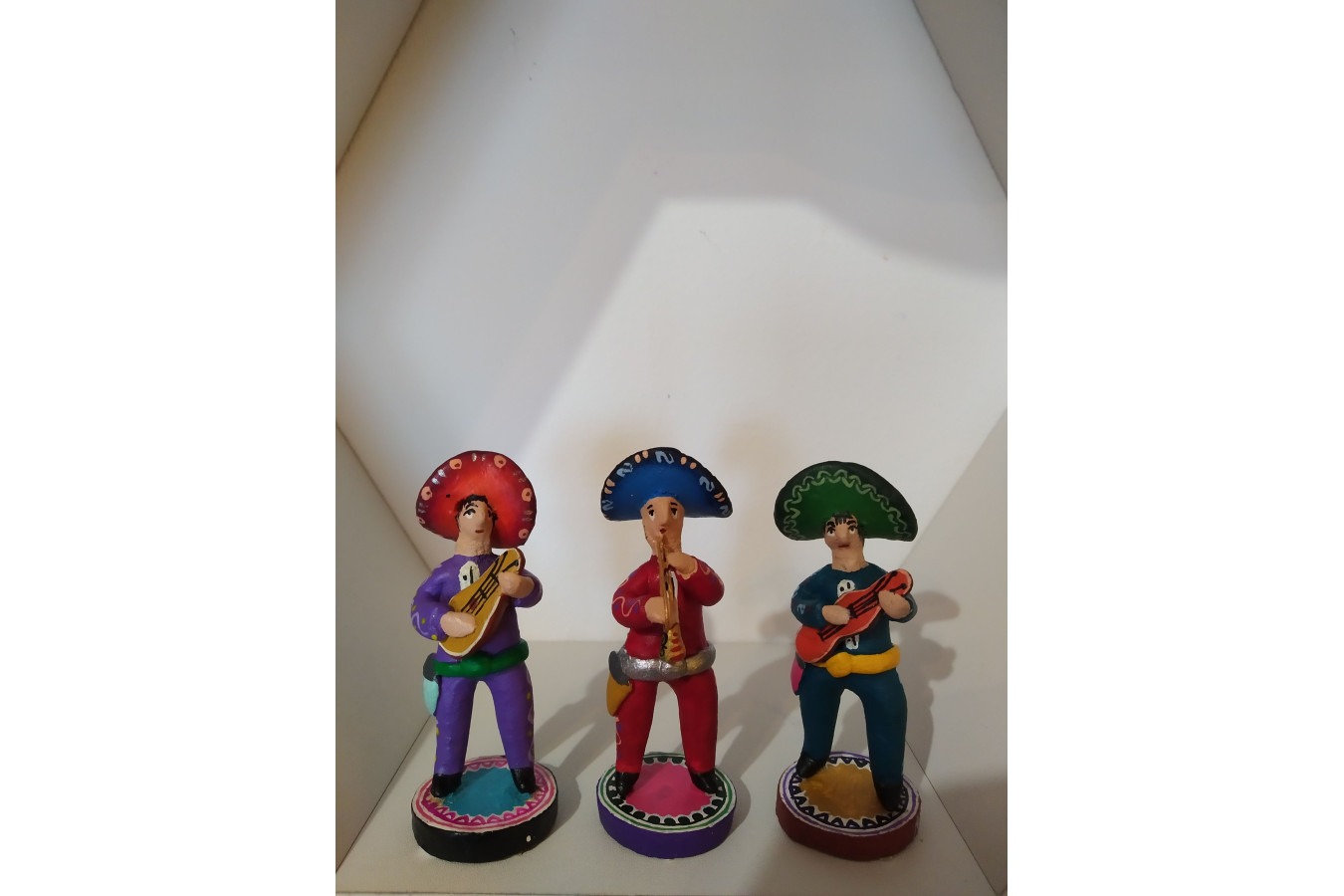 Mariachi vivo - Musikerfigur - Kunsthandwerk aus Mexiko - Höhe 8 cm