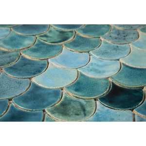 Fischschuppe - Fliesenset „Mediterranean Breeze“ aus der Serie „Water“.