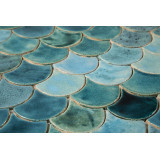 Fischschuppe - Fliesenset „Mediterranean Breeze“ aus der Serie „Water“.