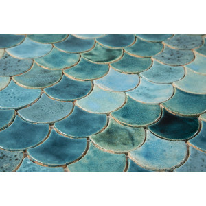 Fischschuppe - Fliesenset „Mediterranean Breeze“ aus der Serie „Water“.