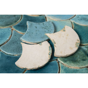 Fischschuppe - Fliesenset „Mediterranean Breeze“ aus der Serie „Water“.