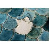 Fischschuppe - Fliesenset „Mediterranean Breeze“ aus der Serie „Water“.