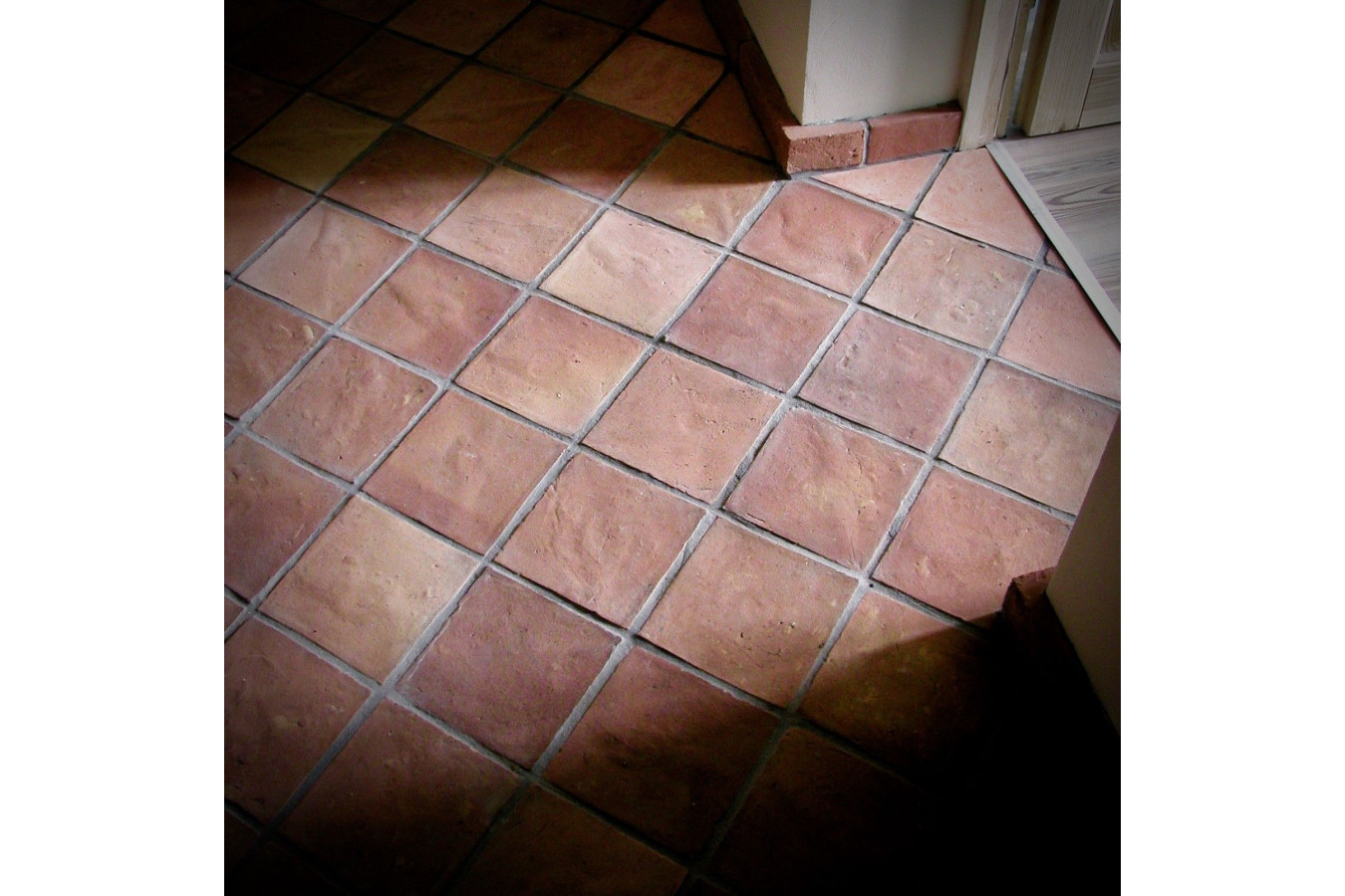 Handgefertigte gotische Bodenfliesen 20x20 cm